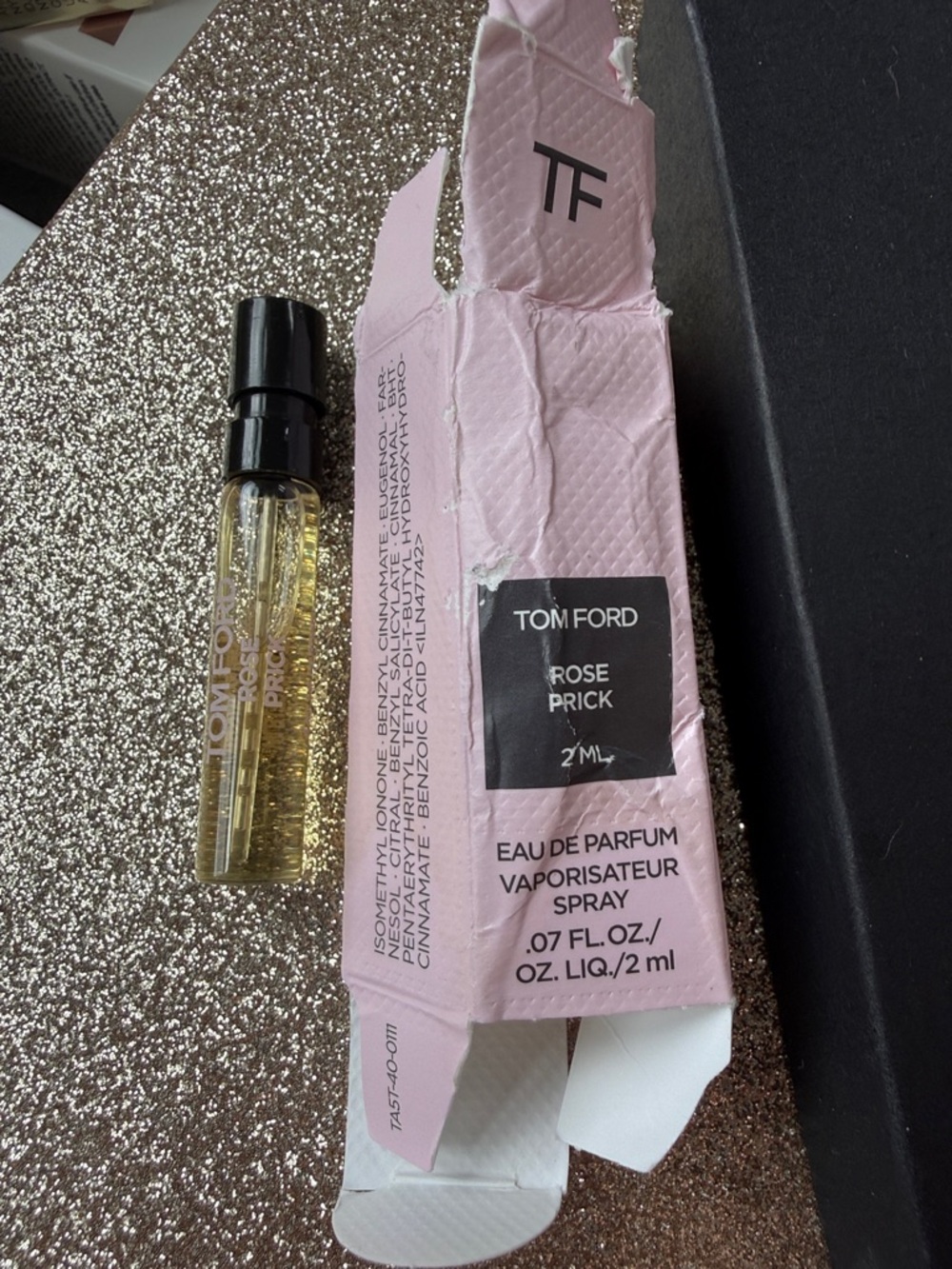 NIB 2ml ROSE PRICK Tom Ford ( damaged box) - Picture 2 of 4